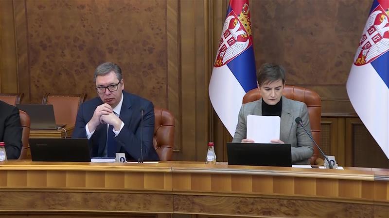 Вучиќ вечерва ќе се обрати на јавноста, по најавата за можно повлекување