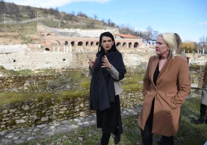 Костадиновска Стојчевска и амбасадорката на САД , Анџела Агелер на средба во Хераклеја
