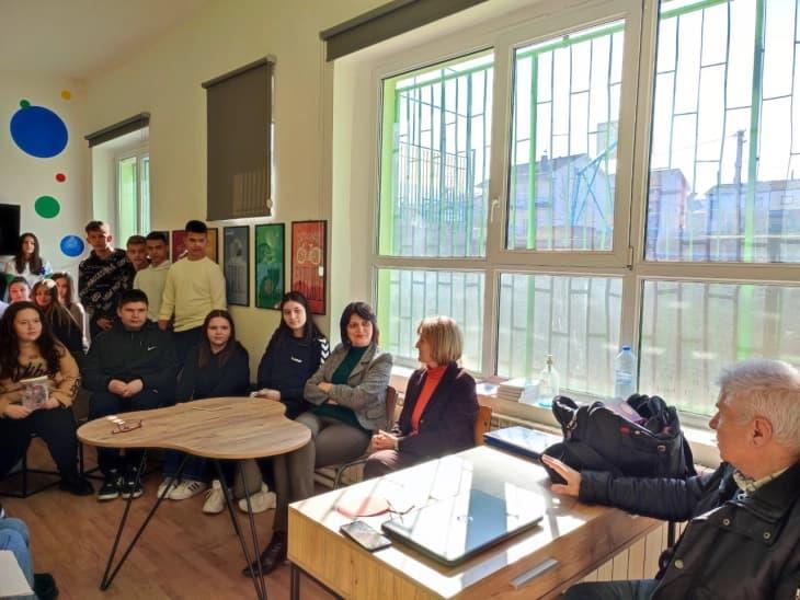 Горјан Петревски: Наидувам на ученици кои се уште другаруваат со книгата