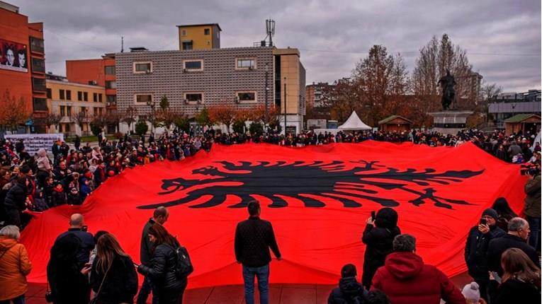 Во Приштина е одбелажана 15 годишнина од независноста, дојде и албанскиот претседател 