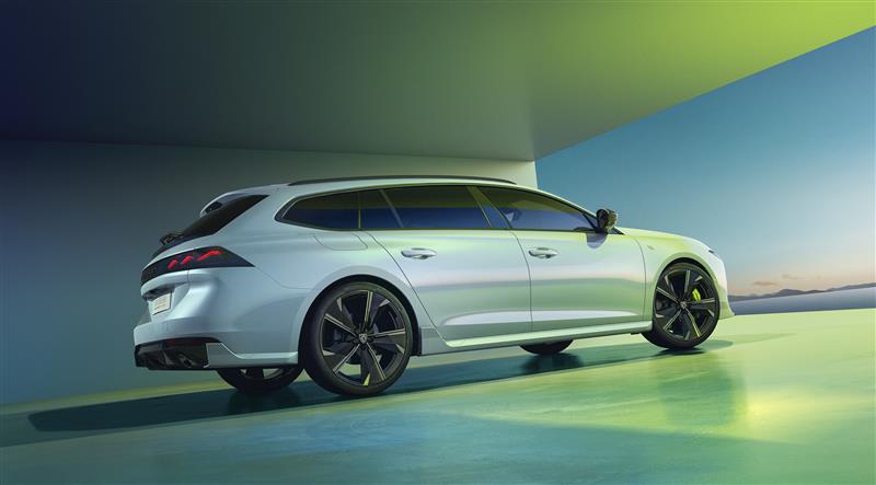 НОВИОТ 508 СЕДАН, SW И PEUGEOT SPORT ENGINEERED
