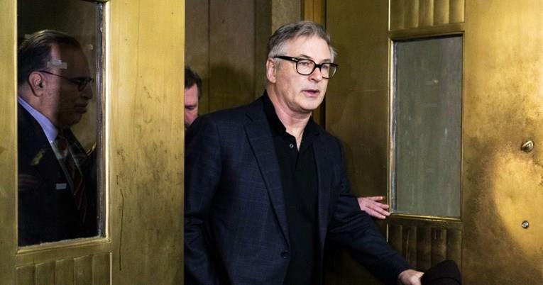 Нова тужба за Алек Болдвин, го тужи екипата на филмот „Rust“