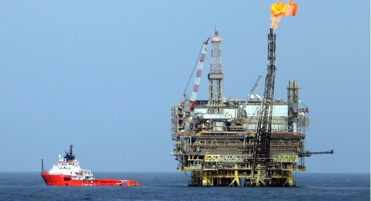 Цените на нафтата паднаа под 85 долари за барел 