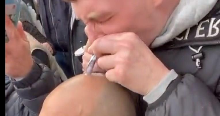 Двајца британски навивачи ќе добијат доживотна забрана поради скандалозно однесување (ВИДЕО)