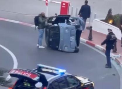 Видео: Малиот Цитроен се преврте на познатата кривина во Монако