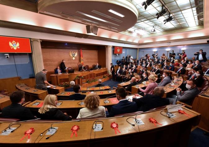 Рокот за формирање влада во Црна Гора истекува на полноќ