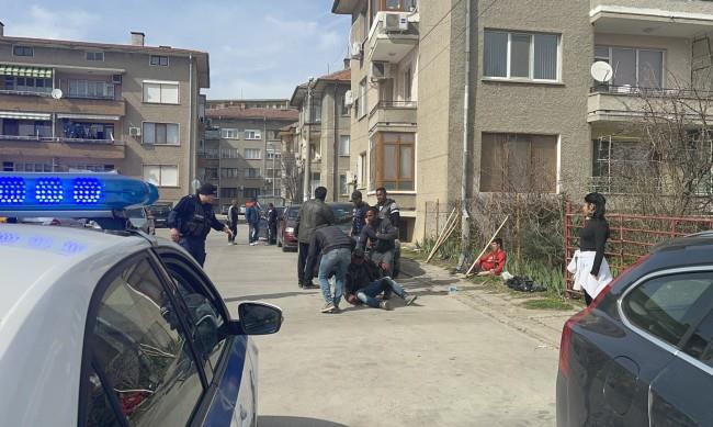 Крвава пресметка во Бугарија: Се тепале со секири и мотики, десетици повредени (ВИДЕО)