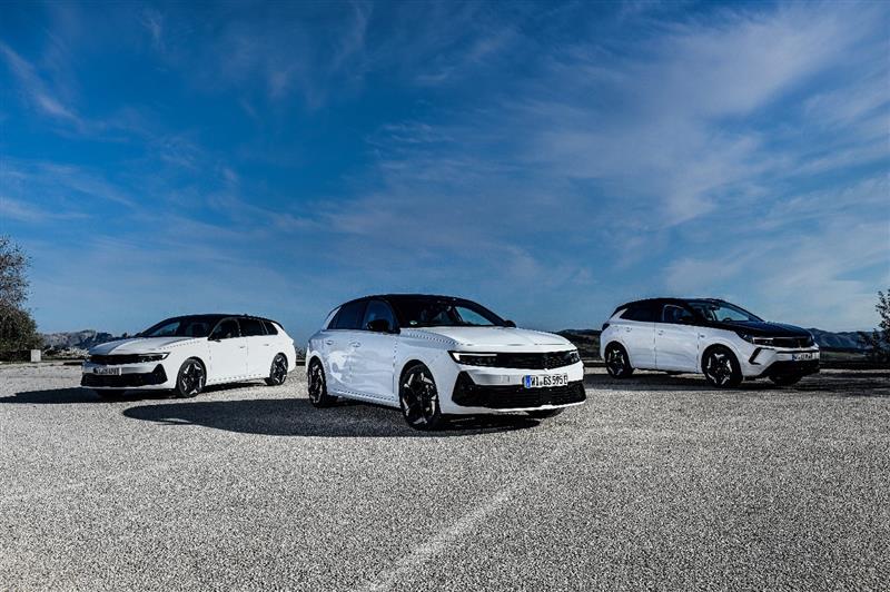 ШАСИЈА OPEL GSE: ИЗВОНРЕДНА КОНТРОЛА И УДОБНОСТ ПРИ ВОЗЕЊЕТО