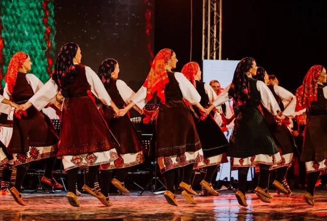 Велигденски концерт на ансамблот „Танец“ во НОБ