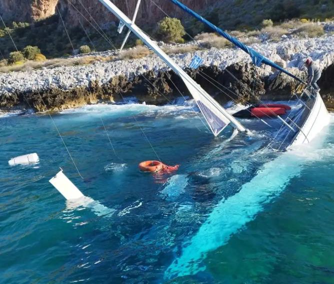 Несреќа со мигранти во близина на Пелопонез, 47 спасени и еден починат