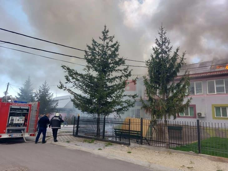 Локализиран пожарот во Прилеп, пожарникарите остануваат на терен