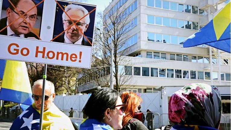 БиХ доби нова влада, демонстрантите ги нарекоа пратениците предавници и усташи 