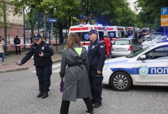 Б92: Осум деца меѓу убиените во училиштето во Белград