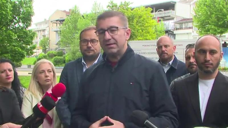 Мицкоски: Маричиќ да си поднесе оставка, призна кршење на процедурите со ЕУ знамето
