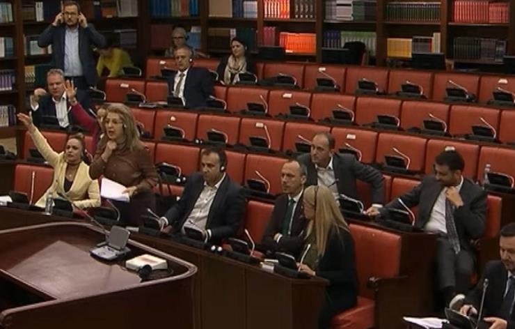 Комисијата за европски прашања треба да почне со расправа по првиот закон за коридорите
