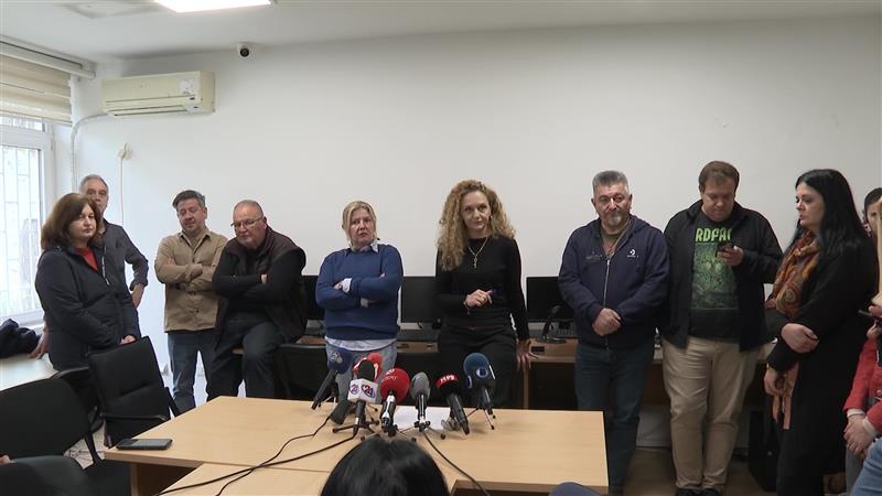 ДИЦ продолжува со штрајкот, полагањето на државната матура во неизвесност 