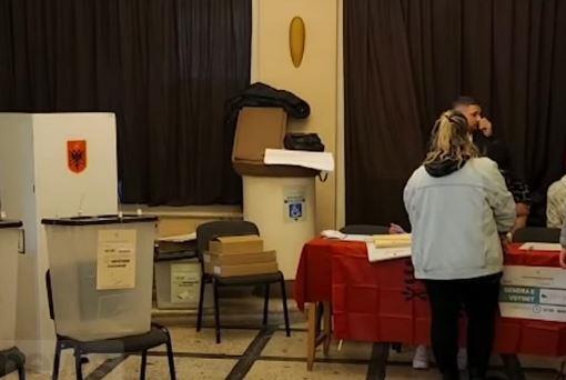 Излезноста на локалните избори во Албанија до 18 часот 36,39 отсто