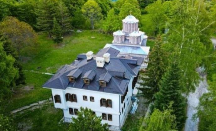 Света архијерејска литургија за Светите Кирил и Методиј во бигорскиот скит во Битуше