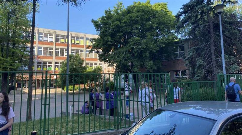 Дојави за бомби во основни училишта во Белград и Крагуевац