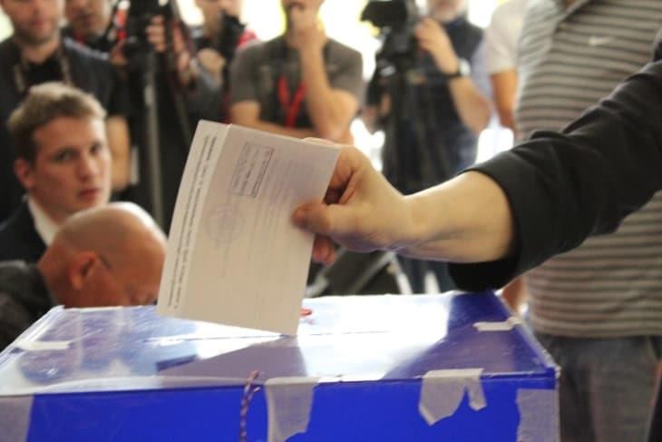 Затворени избирачките места на вонредните парламентарни избори во Црна Гора