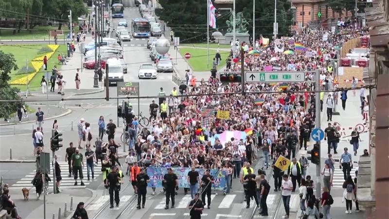 На парадата на гордоста во Загреб уапсени 14 лица, од кои десет малолетници