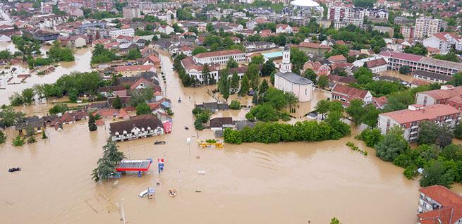 Вонредна состојба во 26 градови и општини во Србија поради обилните врнежи