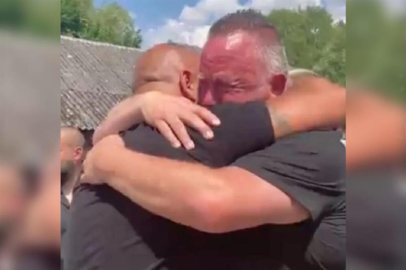 Ја лажирал сопствената смрт за да види кој ќе му дојде на погреб (ВИДЕО)