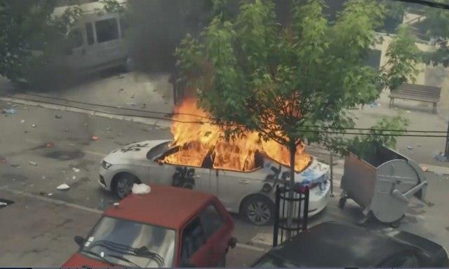 Ноќеска експлозии во близина на полициските станици во Звечан и Северна Митровица