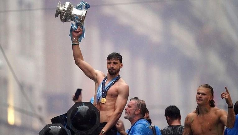 Се појавија детали за невидената пијанка на фудбалерите на Сити,потрошиле илјадници евра(ВИДЕО)