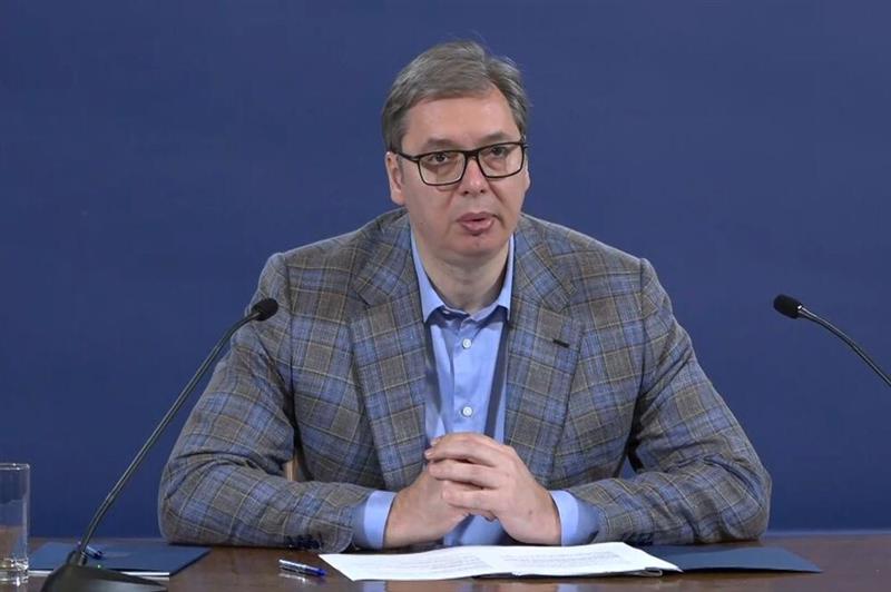 Вучиќ во обраќањето: Се сретнав со мајката на претепаните деца на Косово 