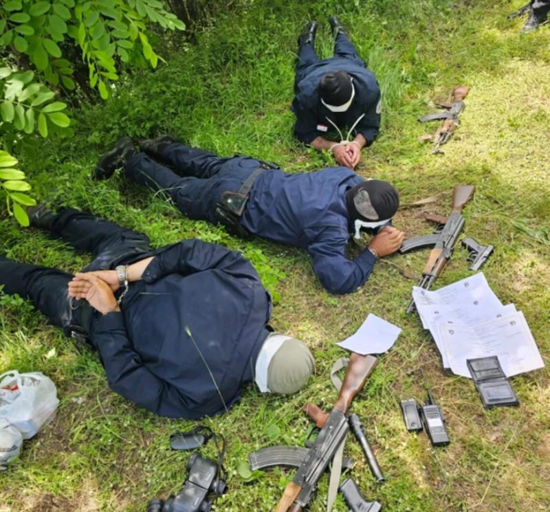 Судот во Краљево ги пушти тројцата косовски полицајци да се бранат од слобода
