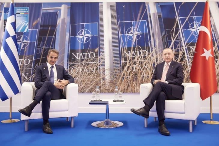 Ердоган му честитал на Мицотакис за преземањето на функцијата