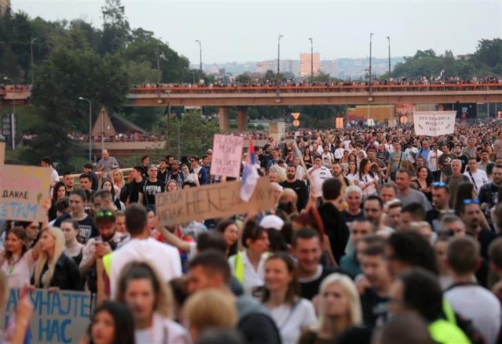 Почнува дводневниот протест „Србија против насилството“ со блокади на автопат