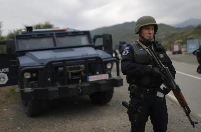 Српска лист:Владата да ја прогласи полицијата на северот на Косово за терористичка организација
