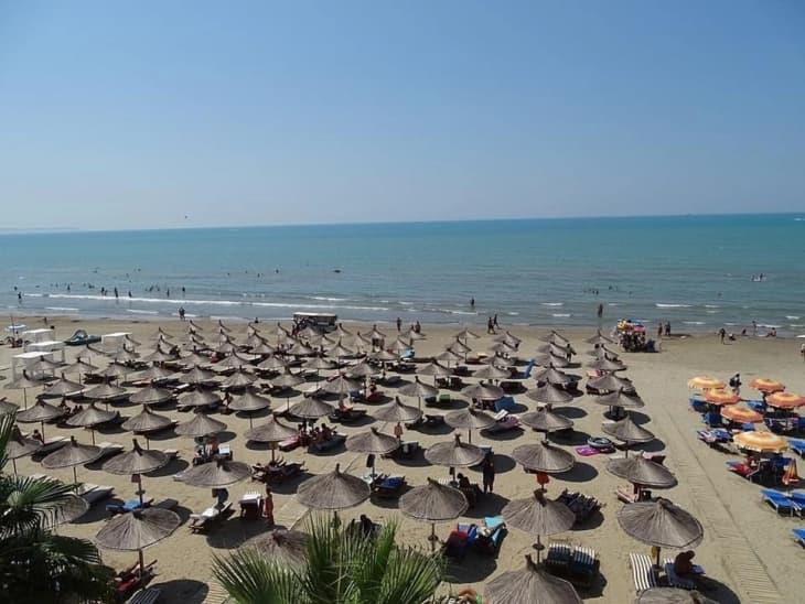 Во Албанија се удавија татко и двата негови сина