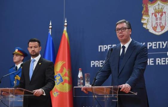 Вучиќ: На Црна Гора нема да и застанеме ниту на сенката