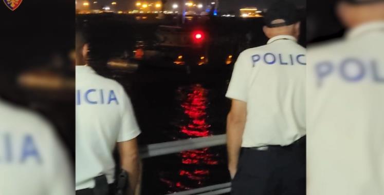 Албанската полиција спасила 13 туристи кои поради дефект на чамец останале на отворено море