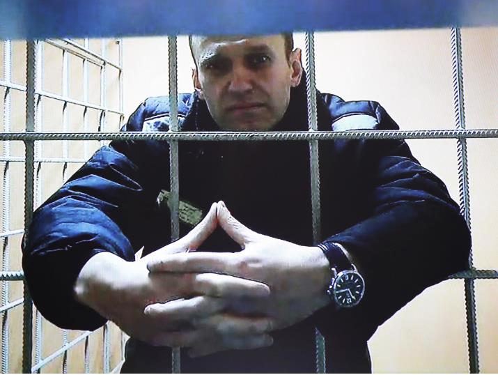 Навални: Веќе 100 дена пред ќелијата ми пуштаат ист говор на Путин