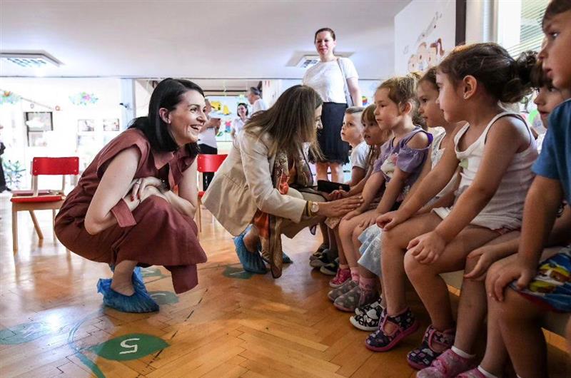Костадиновска-Стојчевска: Секојдневно да ја поттикнуваме љубовта на децата кон книгата