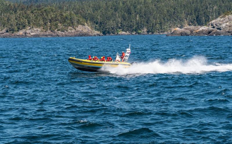 На враќање од експедиција водата се запенила и нешто неочекувано испливало на површината-ВИДЕО