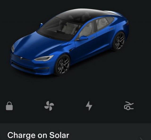 „Tesla“ воведува нова функција за полнење со соларна енергија