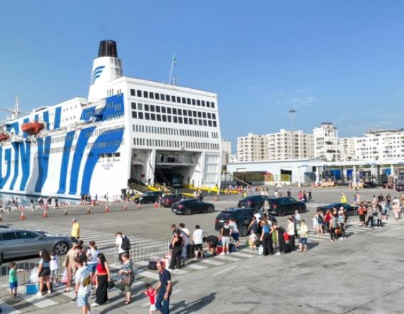 Рекорден број патници на пристаништето Драч