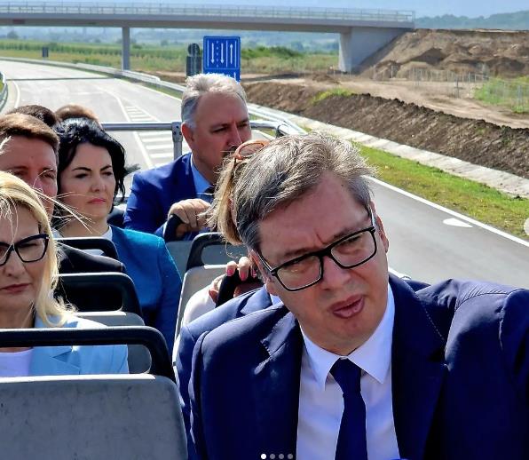 Вучиќ: Автопатот на мирот ги поврзува Србите и Албанците