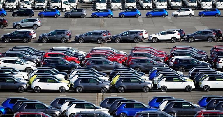Јапонија воведува казни за продажба на хибриди, електрични и луксузни автомобили во Русија