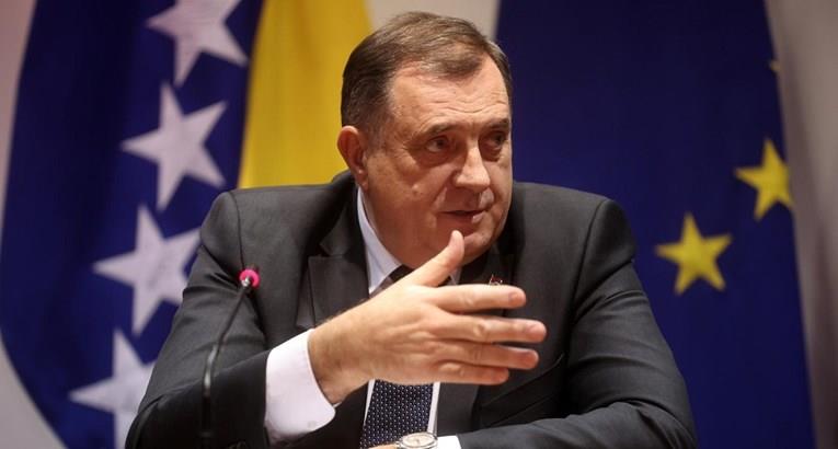 САД ставија на црната листа четворица блиски соработници на Додик 