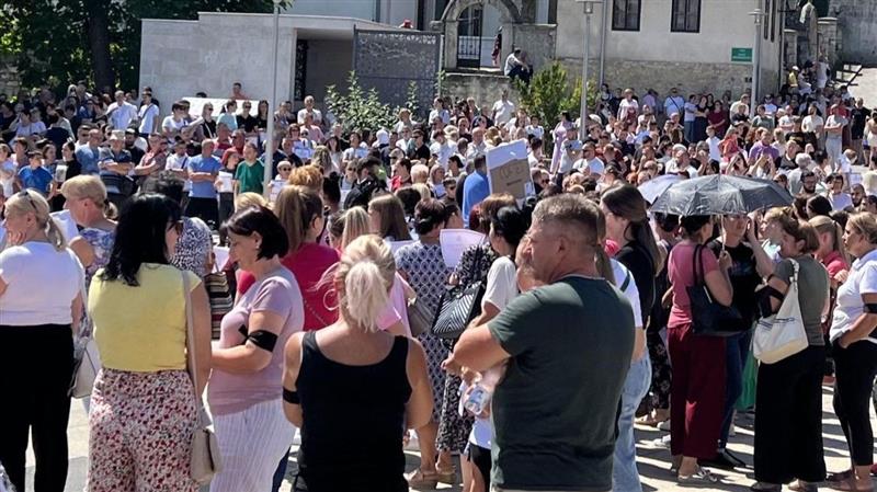 Протест во Градачац по трикратното убиство