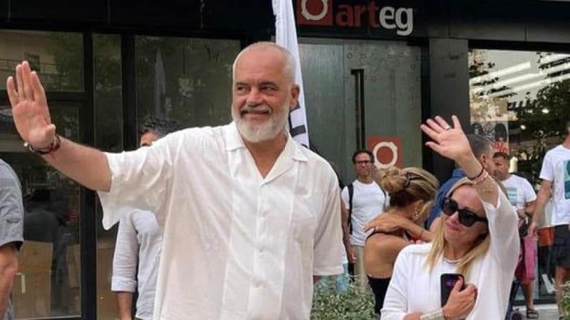 Мелони ја плати сметката за Италијанци, кои избегале од ресторан во Албанија (ВИДЕО)