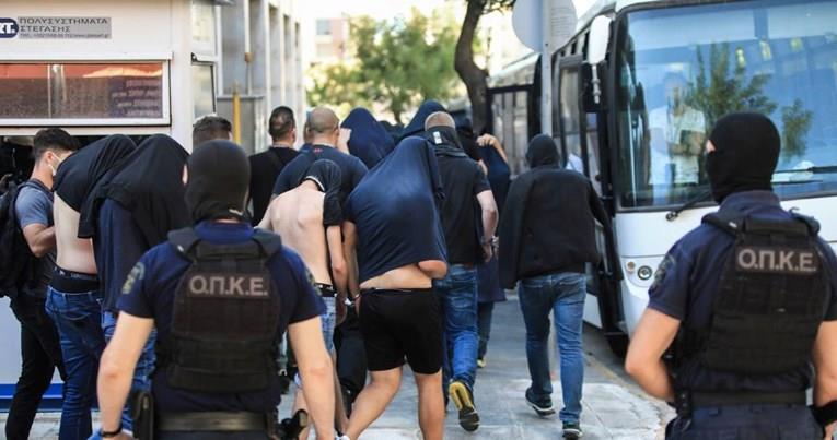 Хрватска ѝ нуди гаранција на Грција за да им дозволи на хулганите да се бранат од слобода