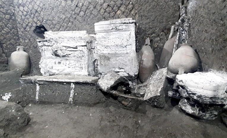 Археолози пронашле соба во вила во Помпеја, откриле дека робовите спиеле со стаорци 