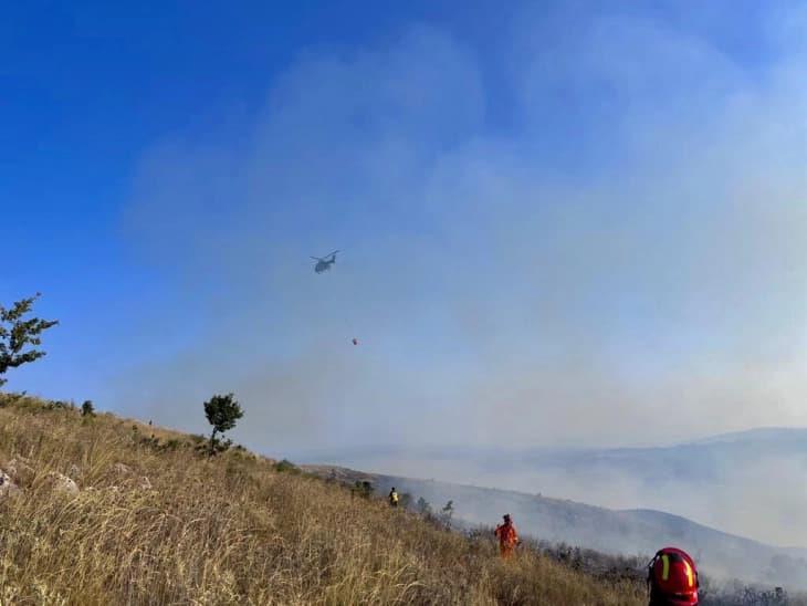 Голем пожар на планината Шпираг во Албанија
